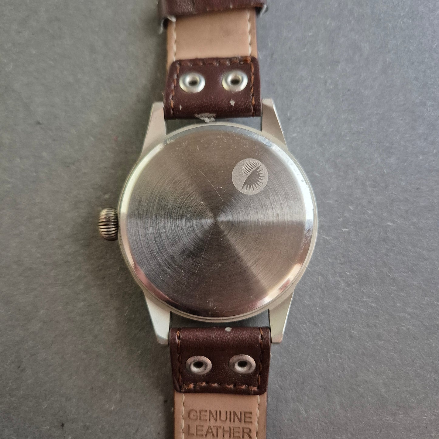 Fliegeruhr Herrenarmbanduhr Klassisches B-Uhr Design mit Nietenarmband