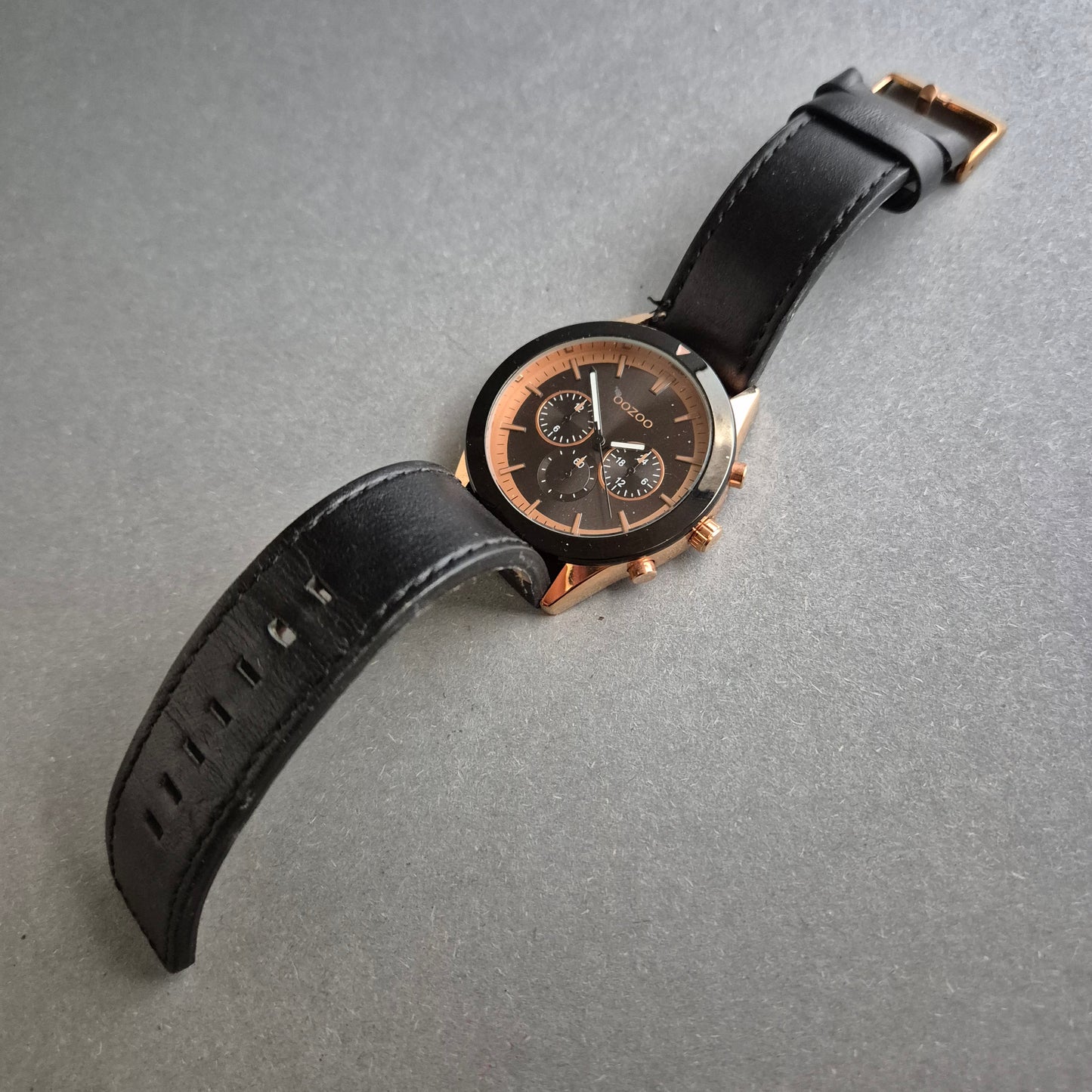 OOZOO Uhr Herrenarmbanduhr – Roségoldener Chronographen-Look