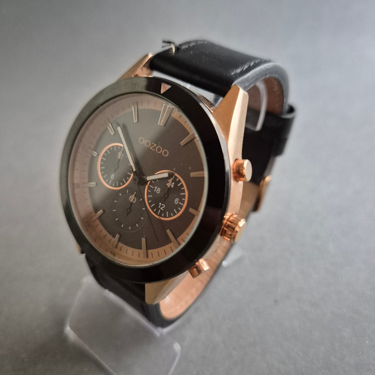 OOZOO Uhr Herrenarmbanduhr – Roségoldener Chronographen-Look