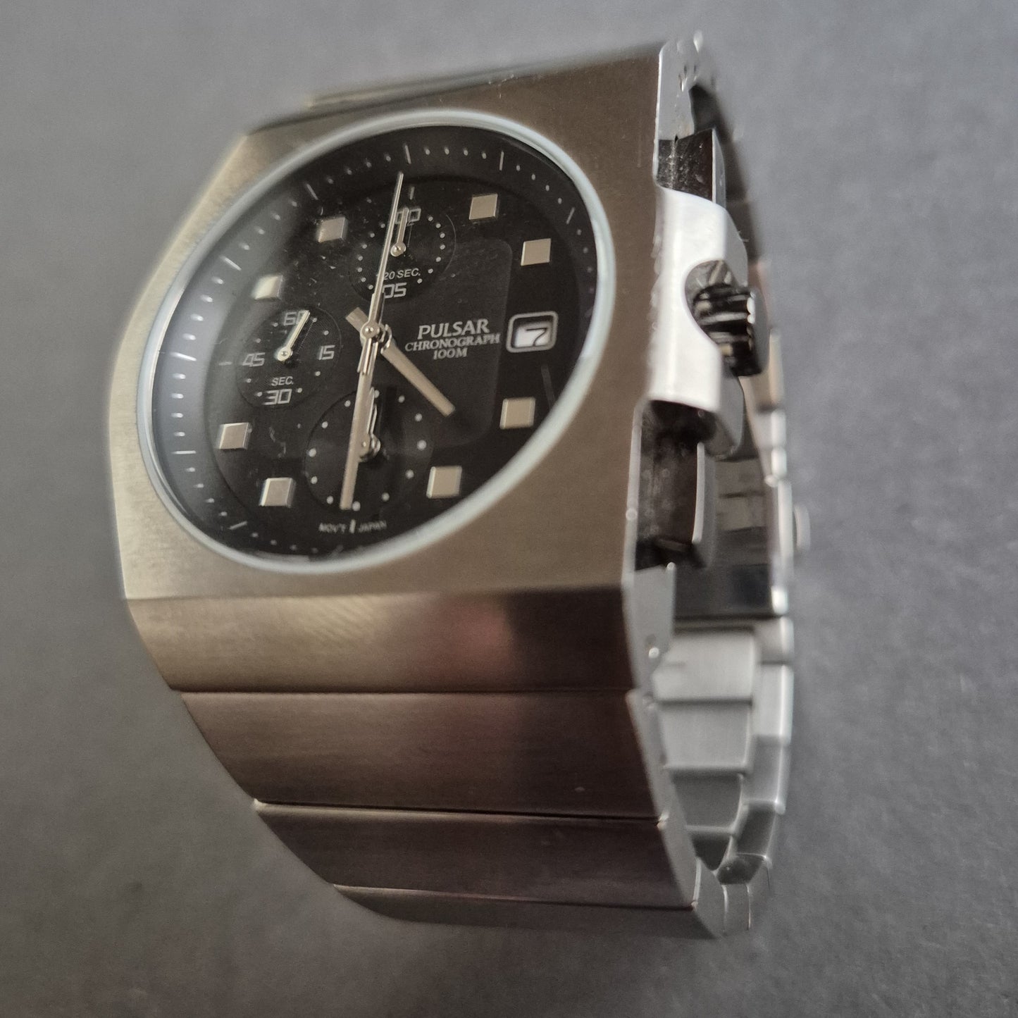 Pulsar Uhr Herrenarmbanduhr Japanischer Chronograph im Retro-Look