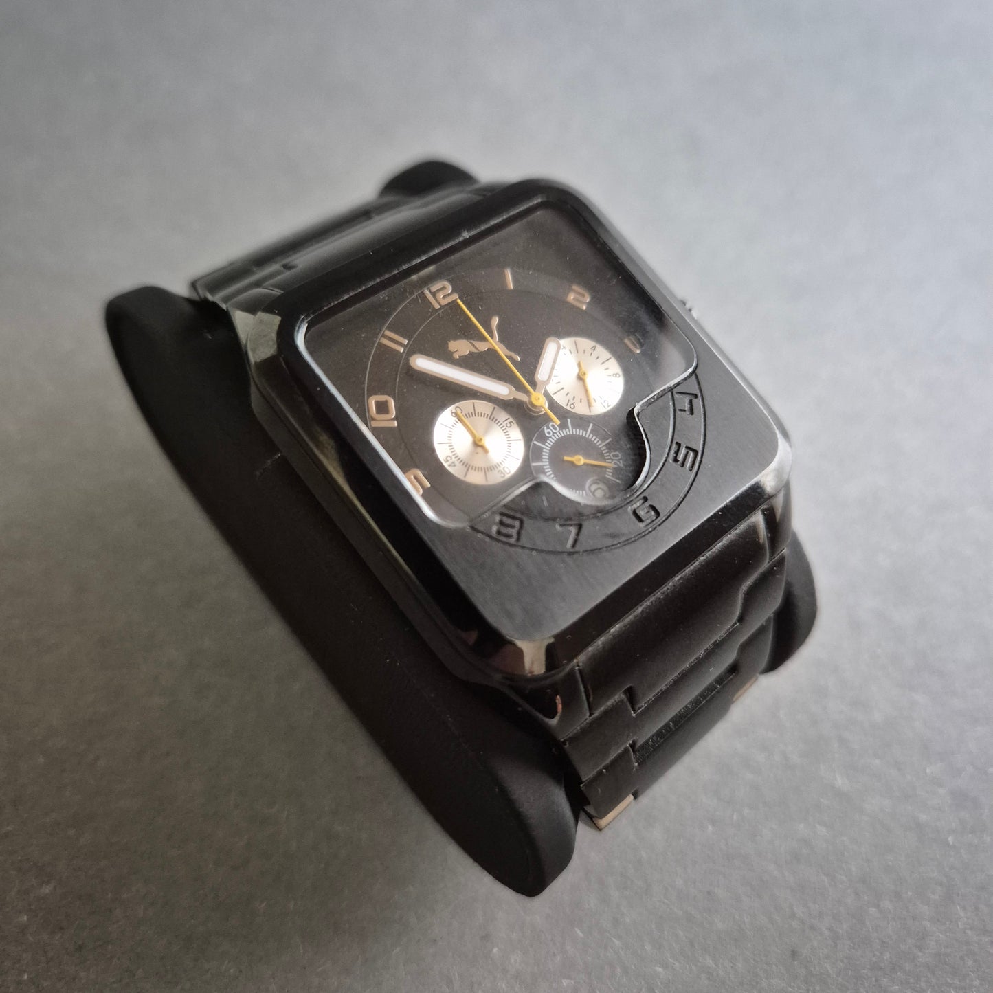 Sportliche Puma Uhr Herrenarmbanduhr – Maskulines Design mit Stoppfunktion