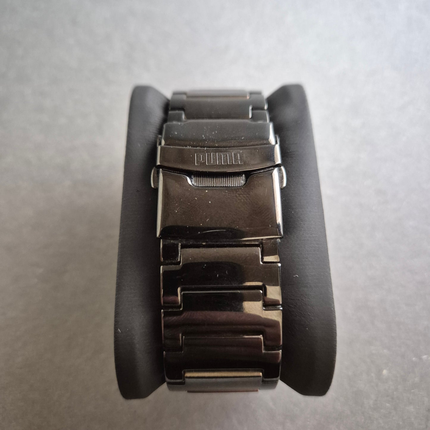 Sportliche Puma Uhr Herrenarmbanduhr – Maskulines Design mit Stoppfunktion