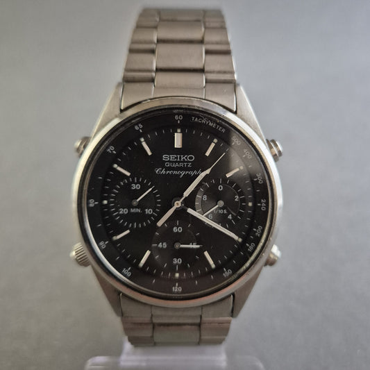 Seiko Uhr Herrenarmbanduhr Chronograph Quarzwerk mit Tachymeter-Skala