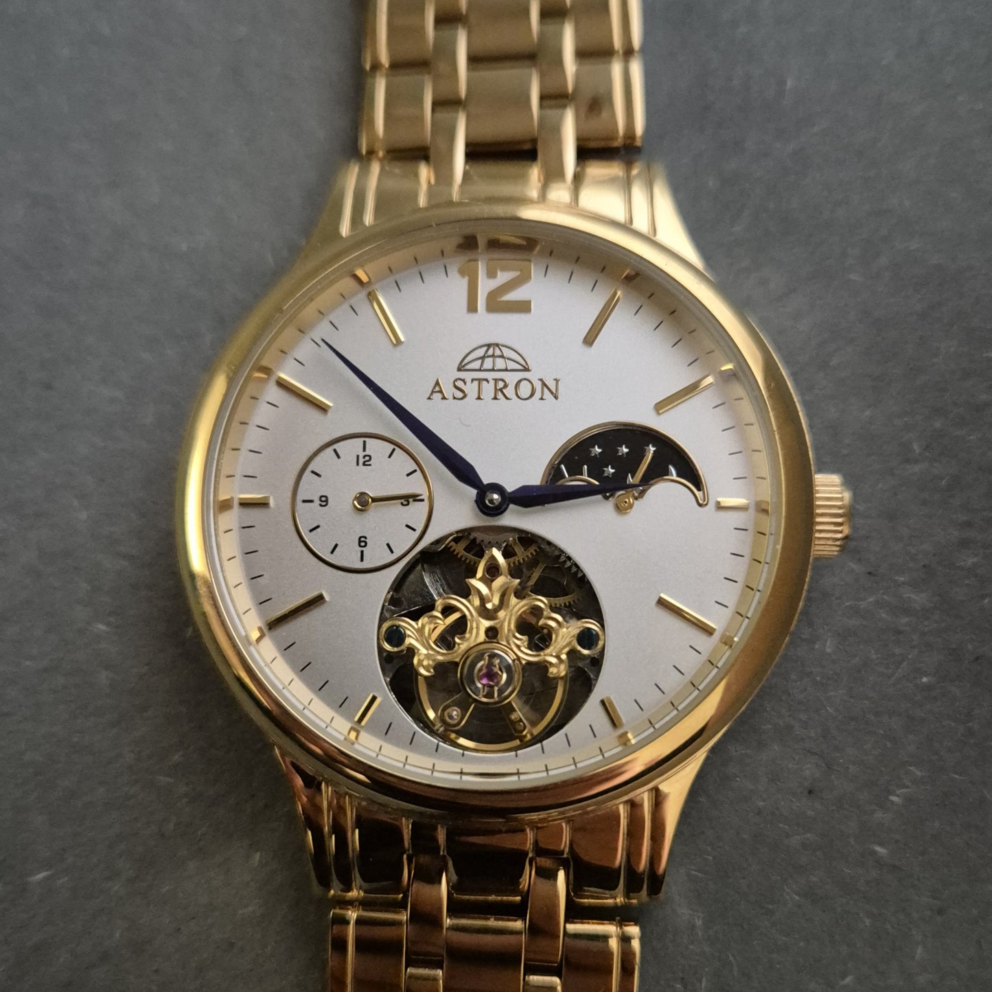 Luxuriöse Astron Herrenarmbanduhr – Automatikwerk im goldfarbenen Design