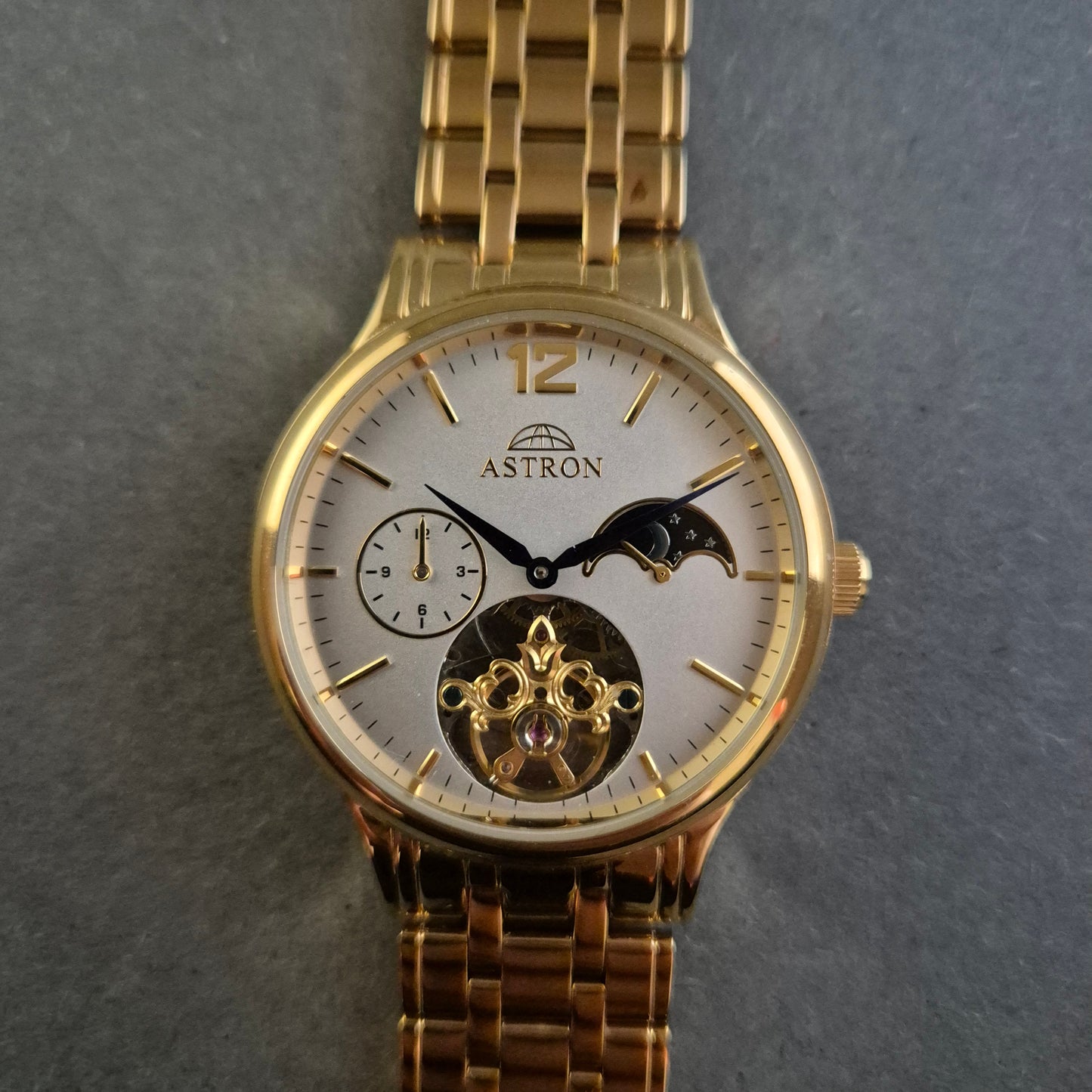 Luxuriöse Astron Herrenarmbanduhr – Automatikwerk im goldfarbenen Design