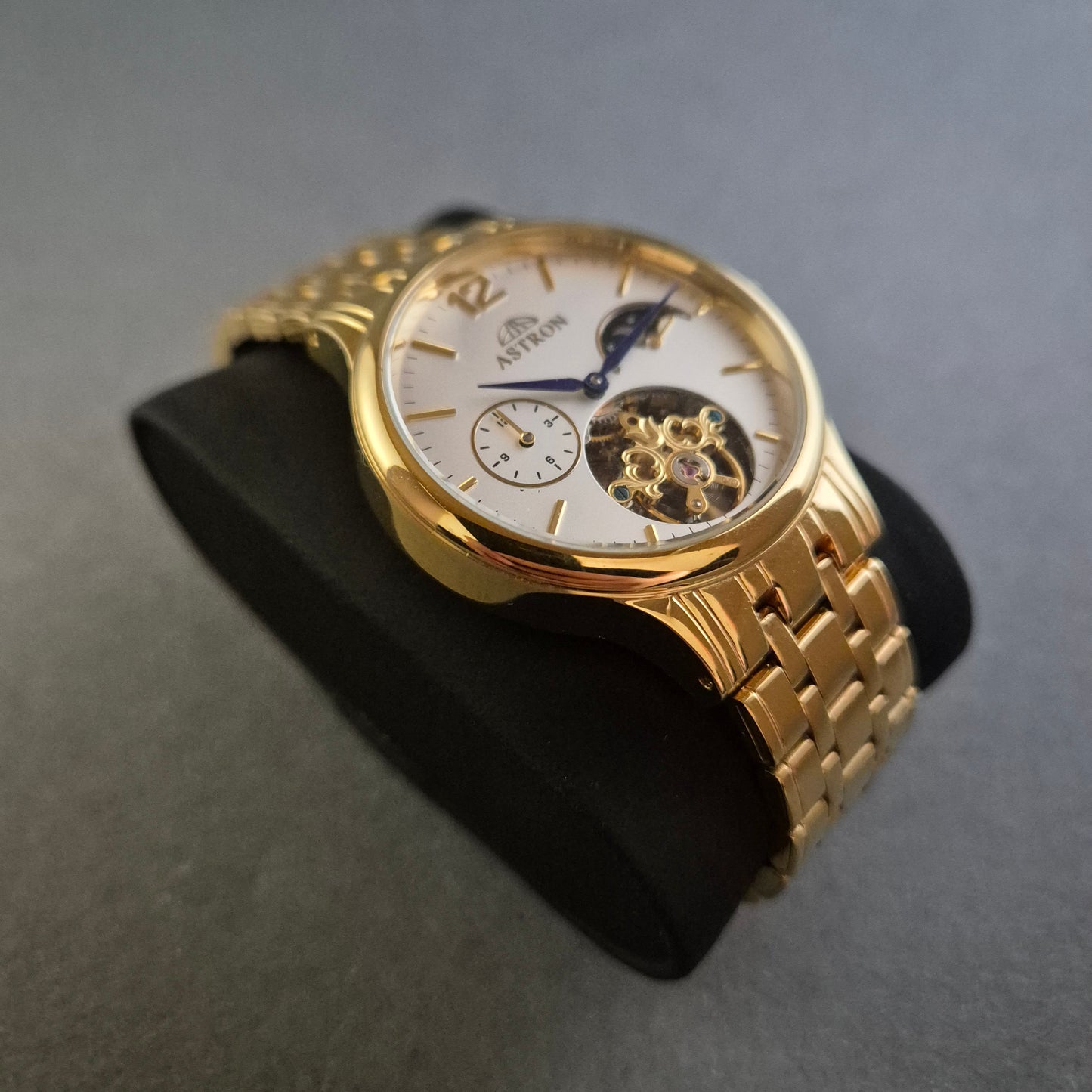 Luxuriöse Astron Herrenarmbanduhr – Automatikwerk im goldfarbenen Design