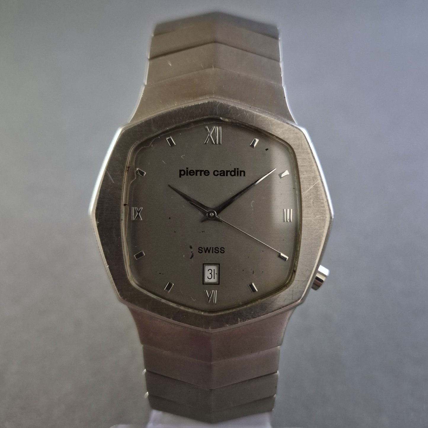 Elegante Pierre Cardin Herrenarmbanduhr – Klassischer Look mit kantigem Charme