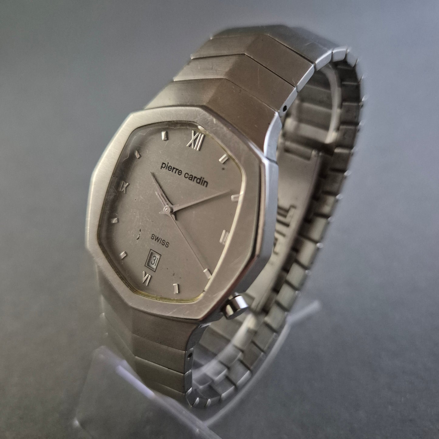 Elegante Pierre Cardin Herrenarmbanduhr – Klassischer Look mit kantigem Charme