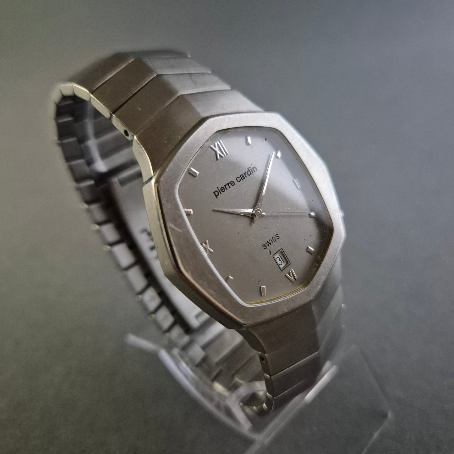 Elegante Pierre Cardin Herrenarmbanduhr – Klassischer Look mit kantigem Charme