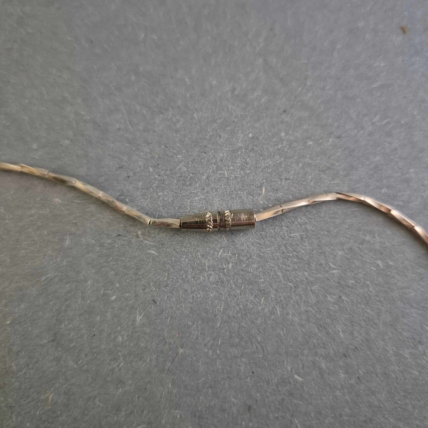 Zarte Vintage-Halskette mit Türkis-Splittern – Natürlich-schlichter Boho-Charme