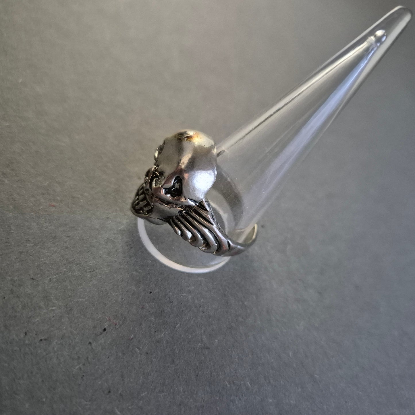 Silberner Totenkopf-Ring – Markanter Biker-Look für starke Persönlichkeiten