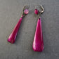 Lange Vintage-Ohrringe in Magenta – Elegante Tropfenform mit Retro-Flair