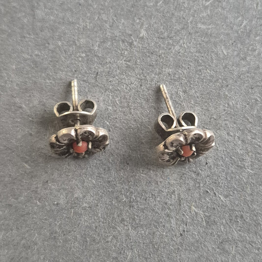 Vintage Silber Ohrstecker mit Koralle – Florales Design in Handarbeit
