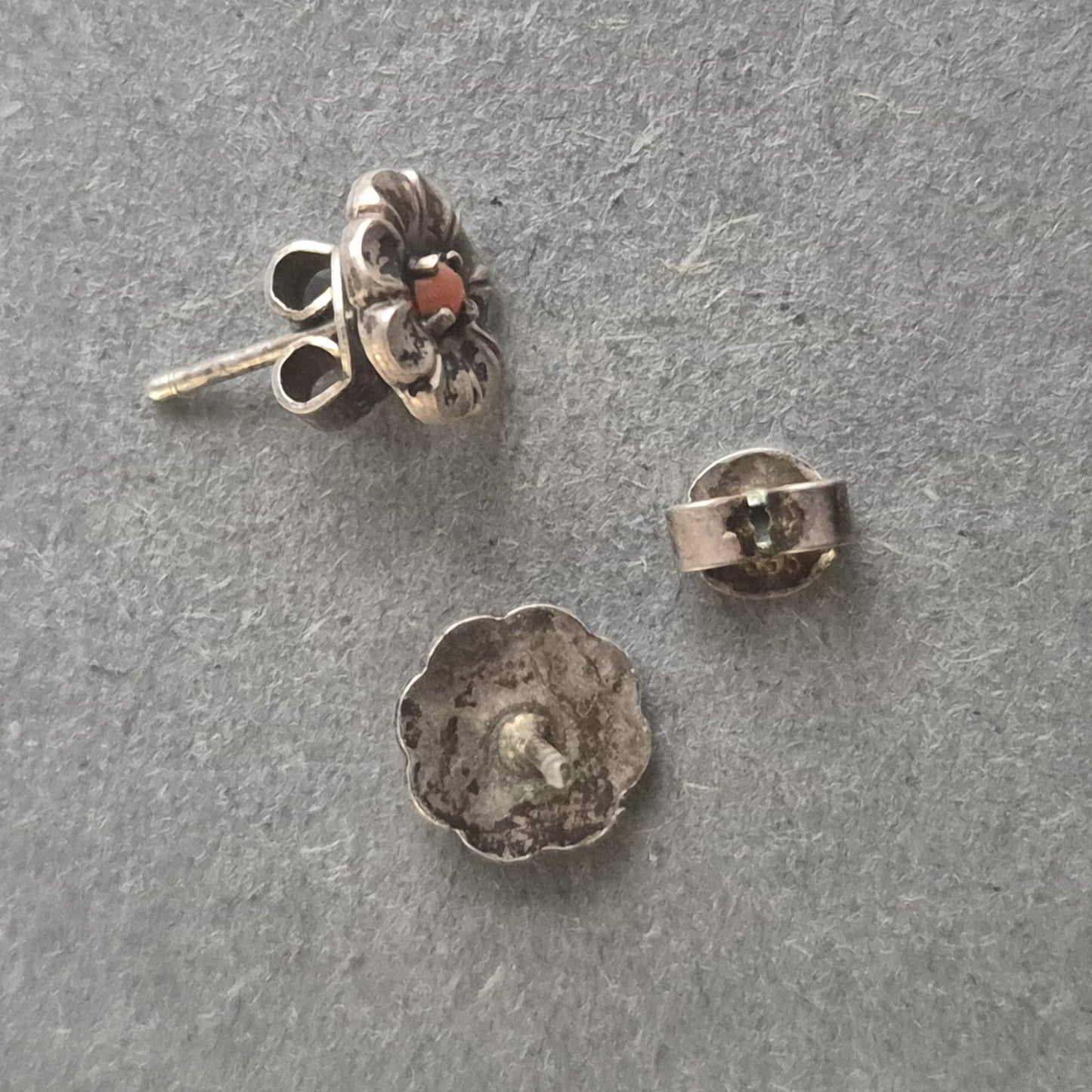 Vintage Silber Ohrstecker mit Koralle – Florales Design in Handarbeit