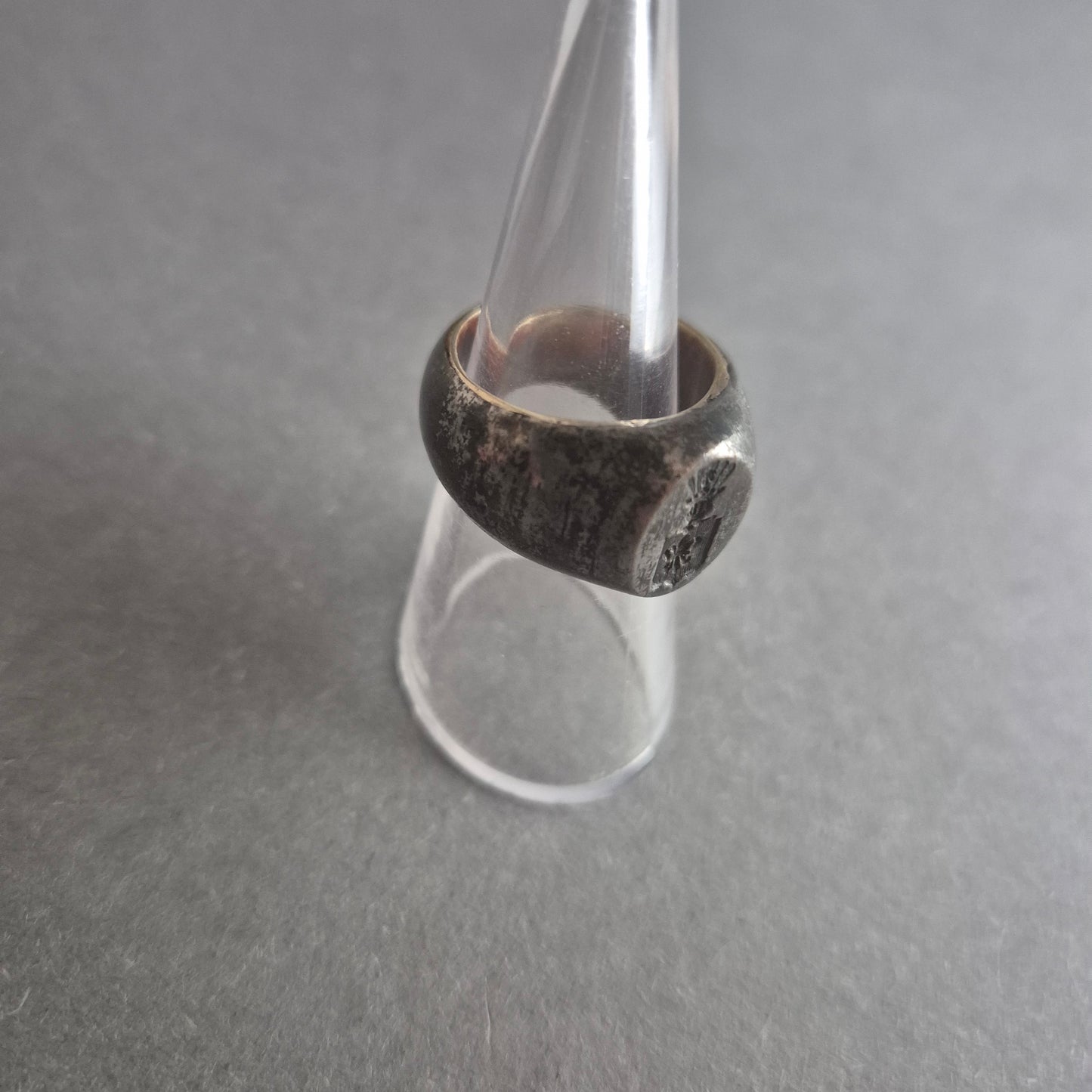 Wappen-Siegelring aus Silber – Antiker Herrenring mit Patina