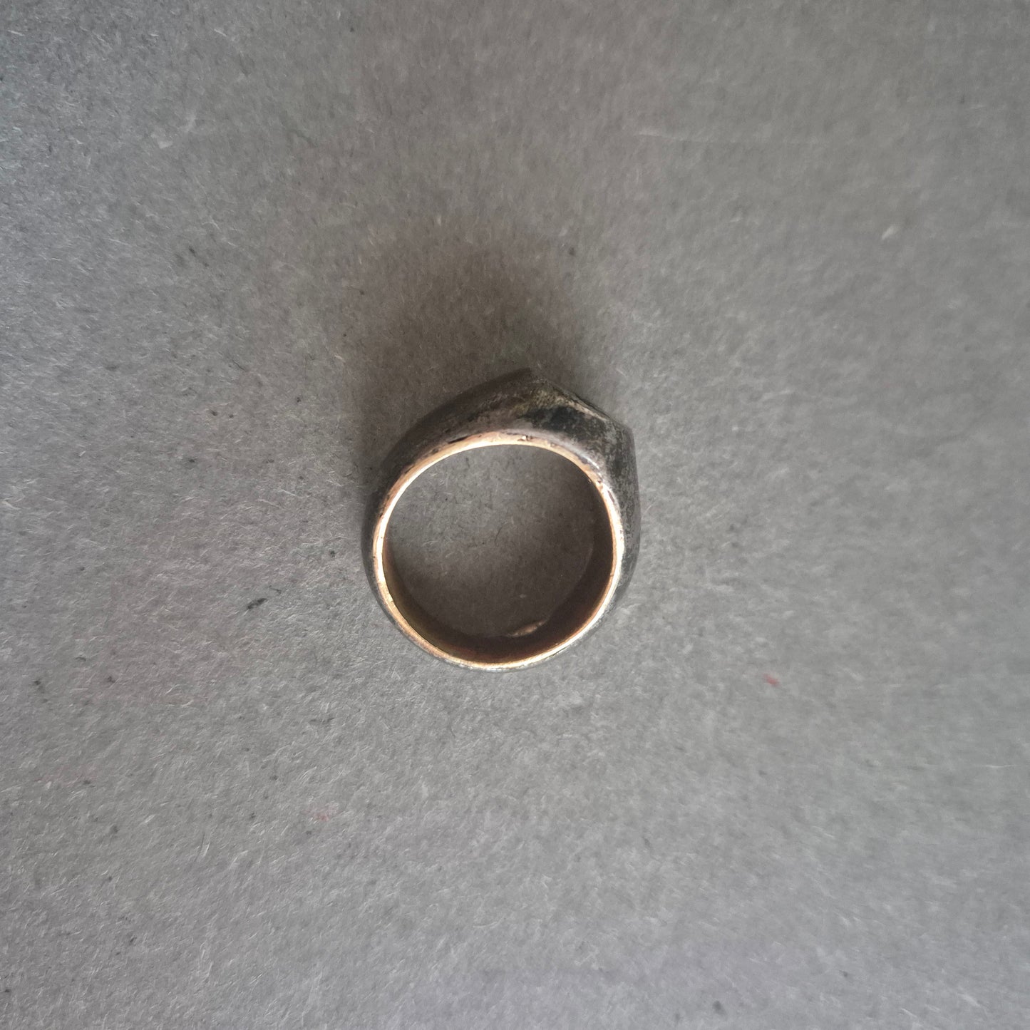 Wappen-Siegelring aus Silber – Antiker Herrenring mit Patina