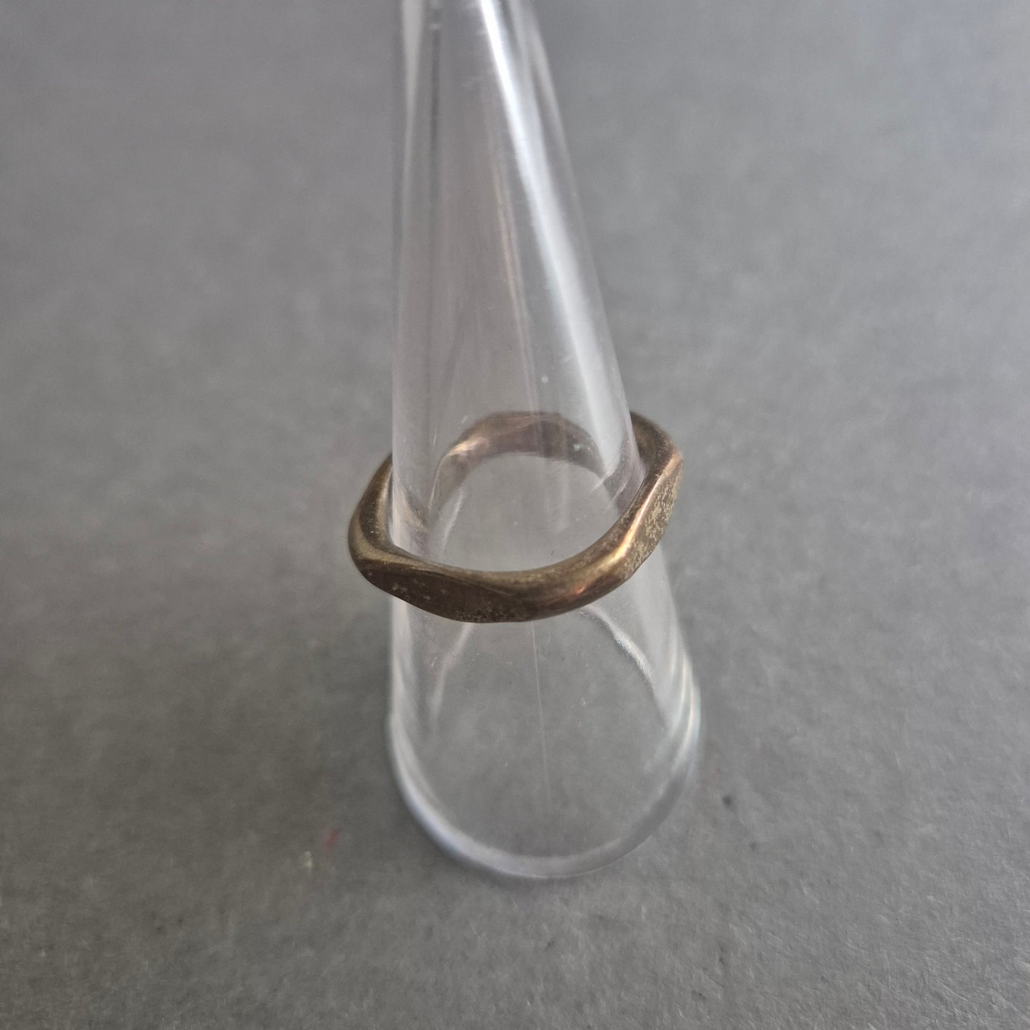 Schlichter Vintage-Ring aus Messing – Organische Form im Unisex-Design