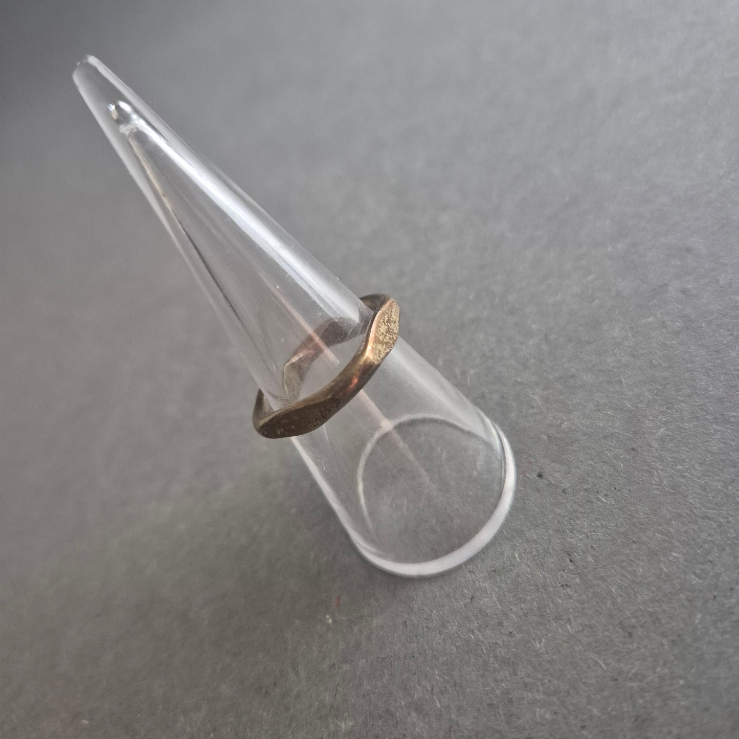 Schlichter Vintage-Ring aus Messing – Organische Form im Unisex-Design