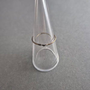 Feiner Vintage-Ring aus Silber – Zarte Ausführung mit Doppelpunkt-Detail