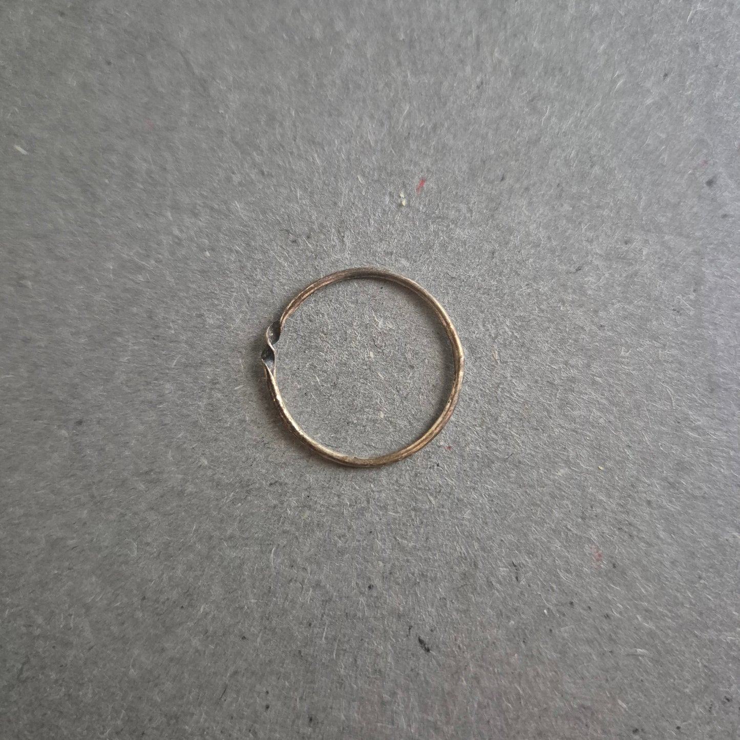 Feiner Vintage-Ring aus Silber – Zarte Ausführung mit Doppelpunkt-Detail