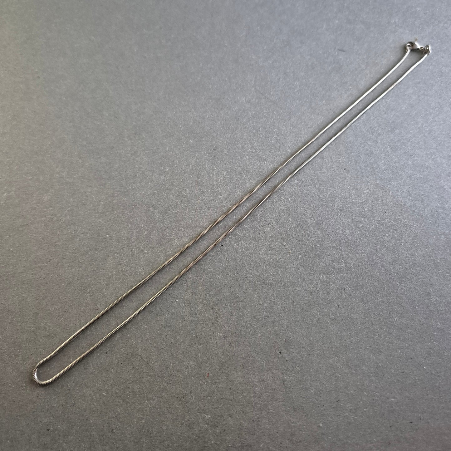 Feine Schlangenkette in Silberoptik – Klassisch & dezent