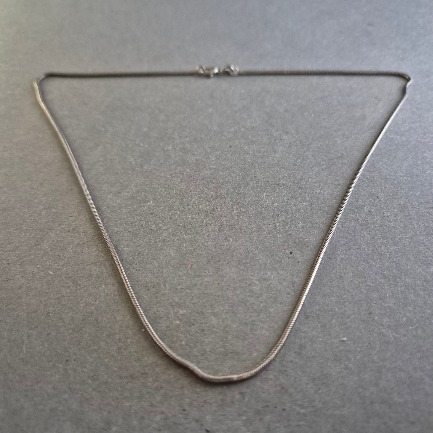 Feine Schlangenkette in Silberoptik – Klassisch & dezent