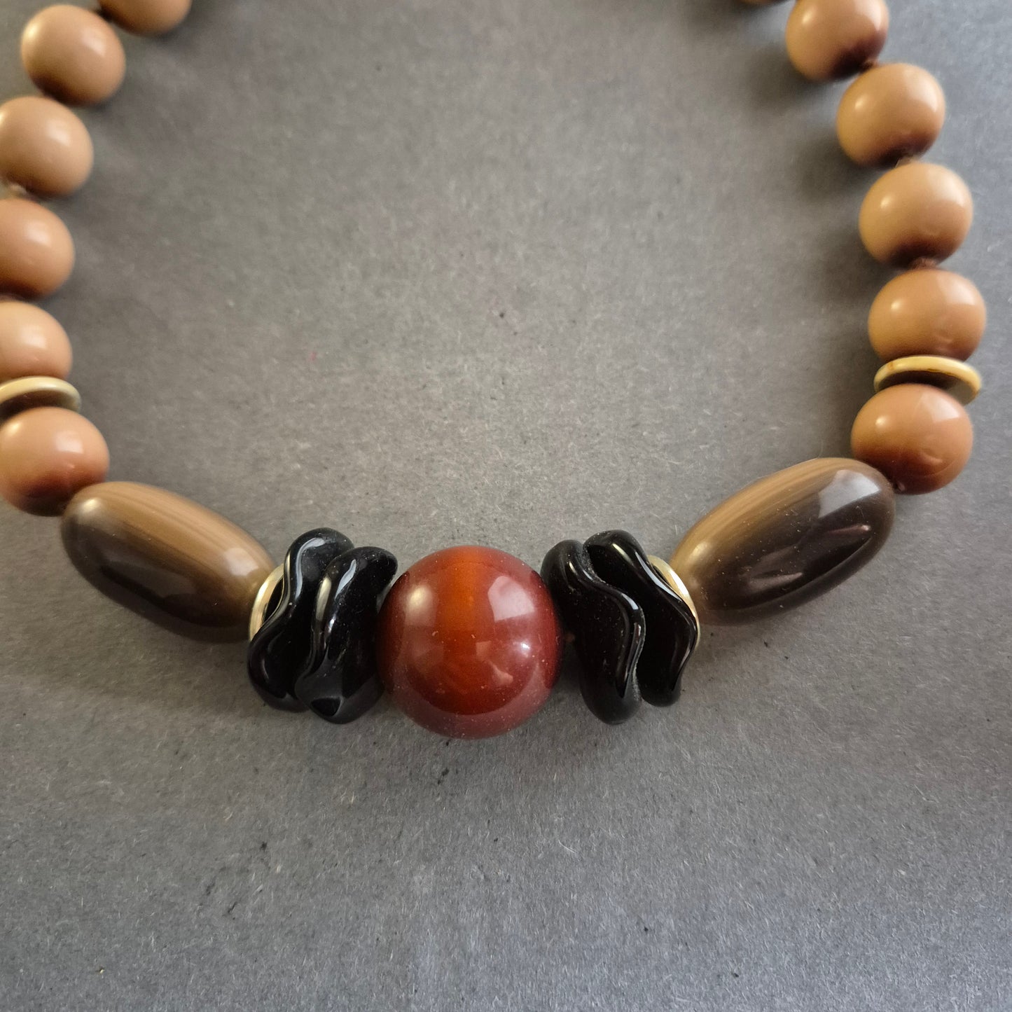 Vintage Halskette mit großen Perlen – Naturtöne & Retro-Charme