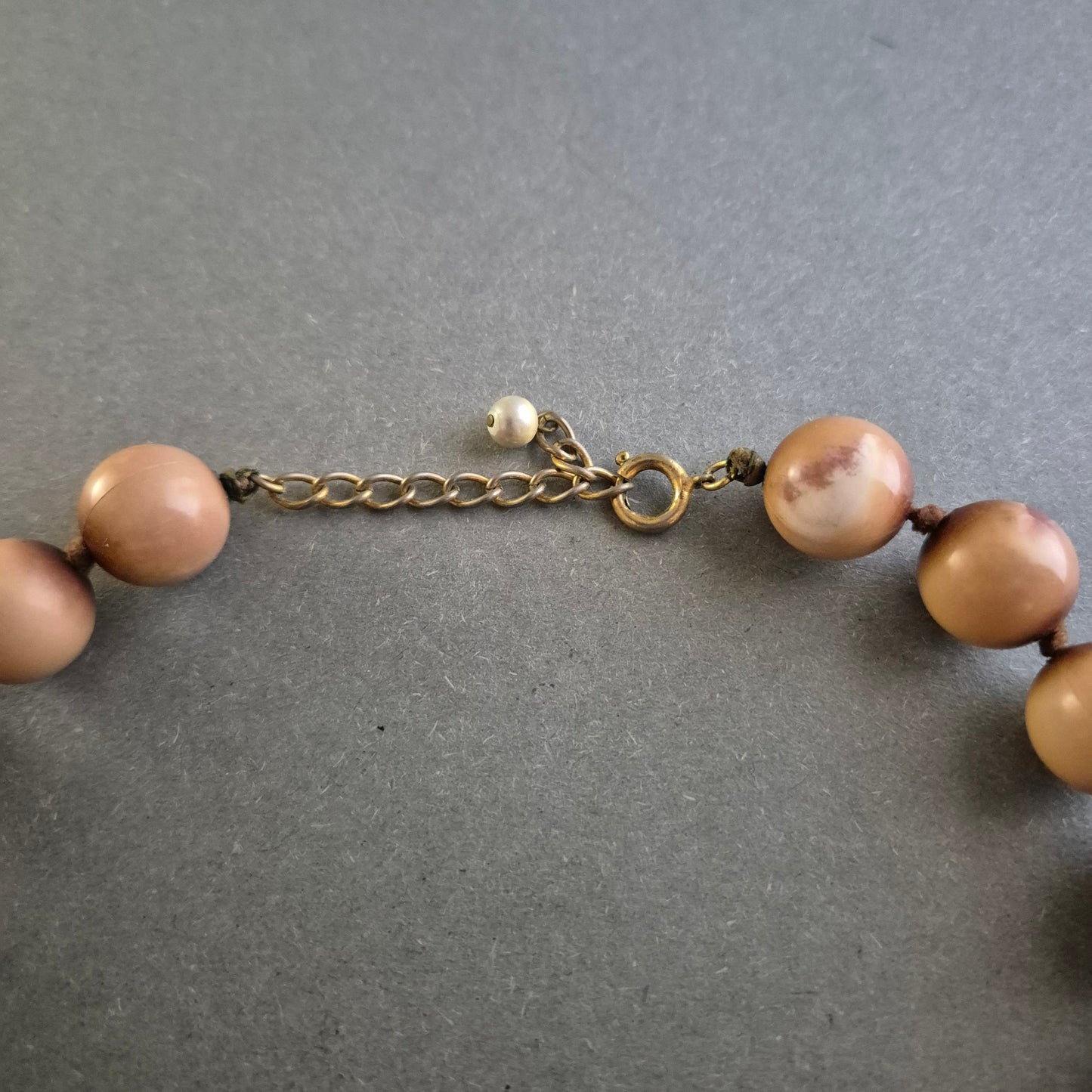 Vintage Halskette mit großen Perlen – Naturtöne & Retro-Charme