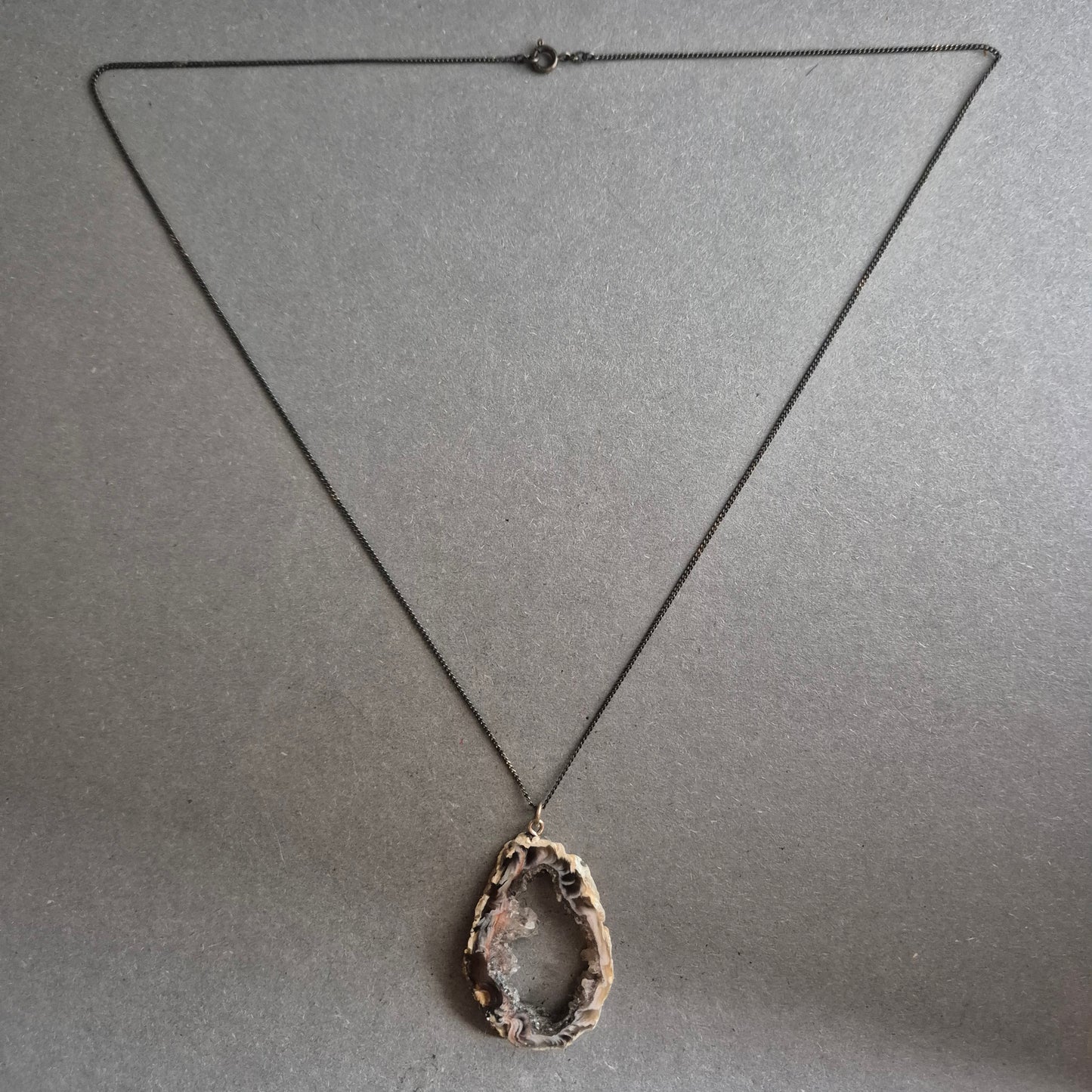 Natürliche Drusenachat-Kette – Unikat mit Rohstein-Charakter