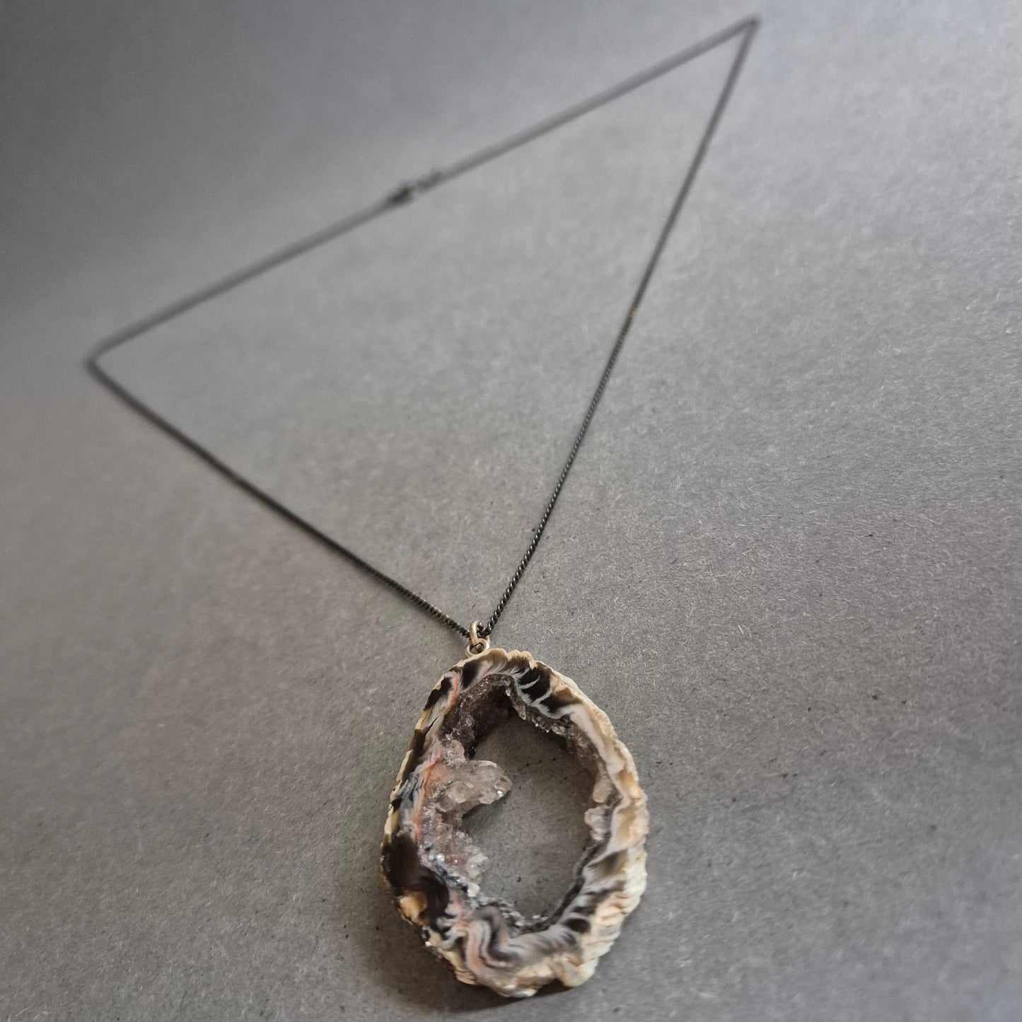 Natürliche Drusenachat-Kette – Unikat mit Rohstein-Charakter