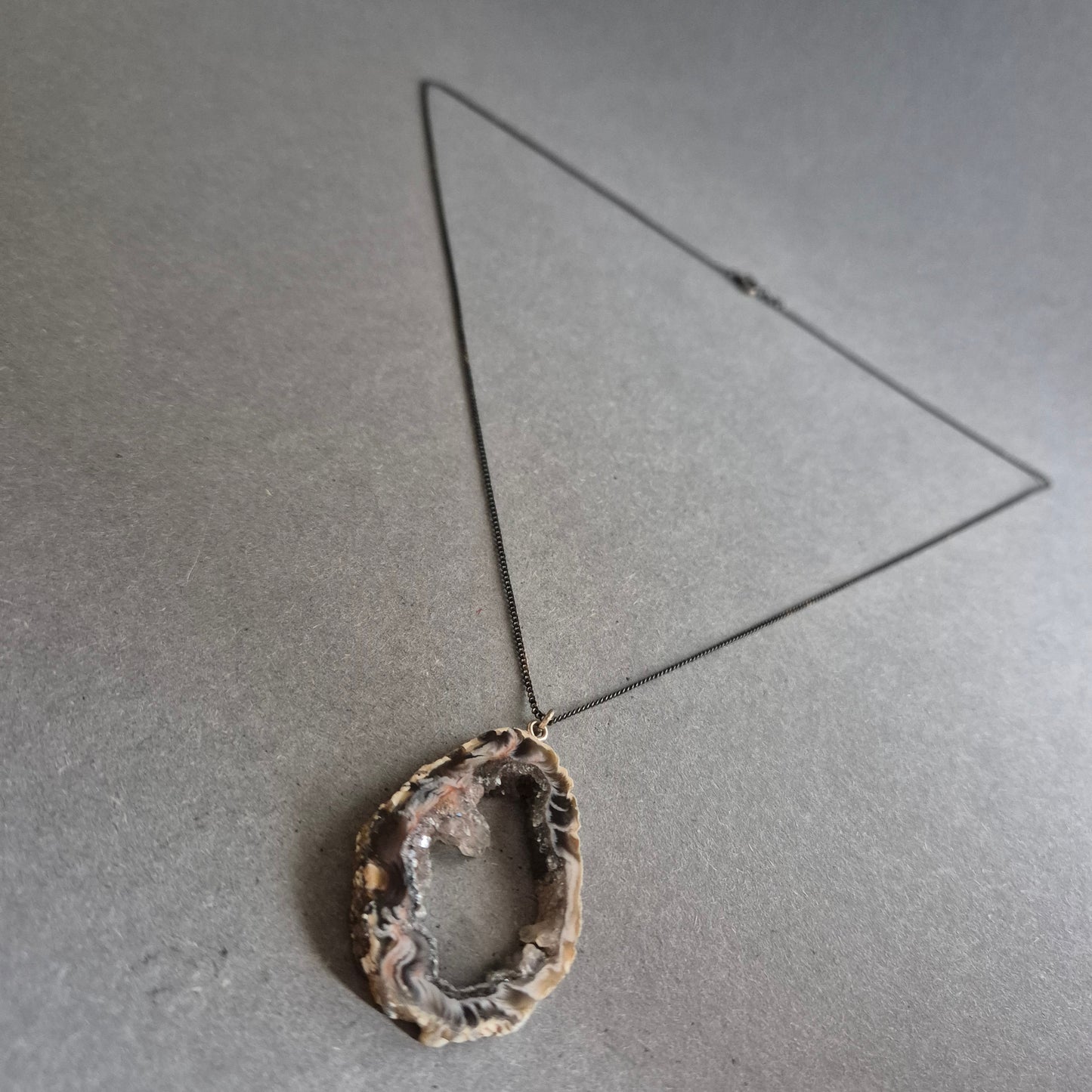 Natürliche Drusenachat-Kette – Unikat mit Rohstein-Charakter