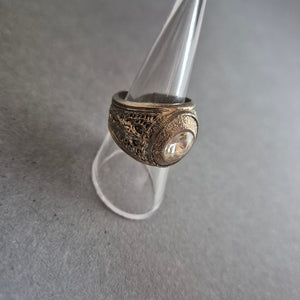 Antik anmutender Ring mit Glasstein – Orientalisches Design