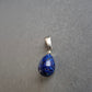 Tropfenförmiger Anhänger mit Sodalith – Natürliche Eleganz in Blau