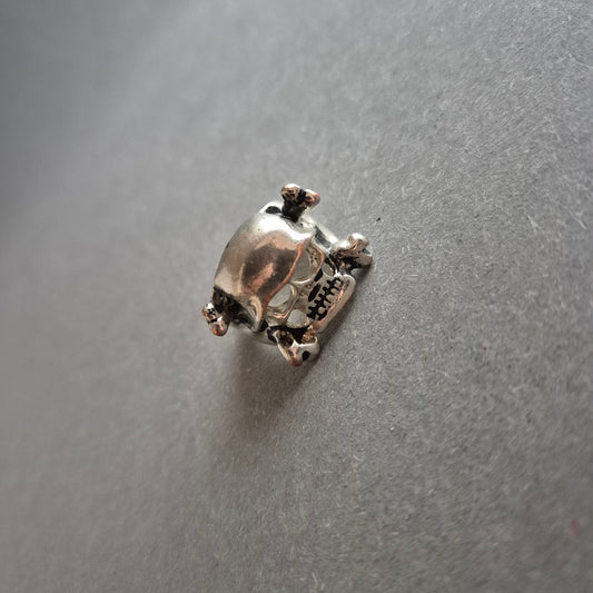 Silberfarbener Totenkopf-Ring – Rockiger Look mit Statement-Charakter