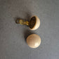 Beigefarbene Vintage-Clipohrringe – Schlichtes Design im Retro-Look
