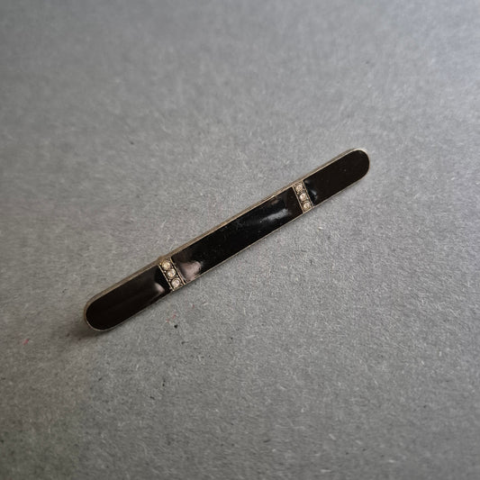 Vintage Brosche mit schwarzem Emaille-Design und Strassdetails