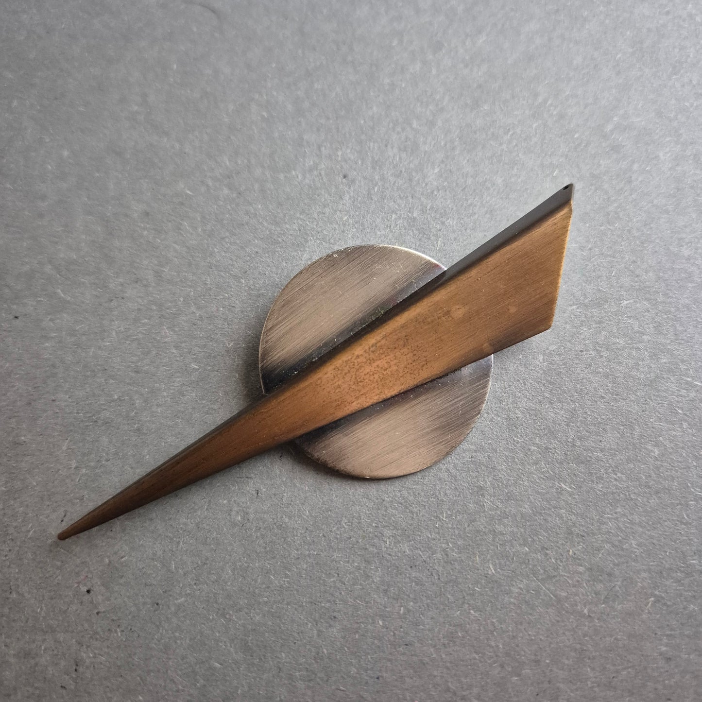 Vintage Brosche im Bauhaus-Stil – Geometrisches Design in Metalloptik