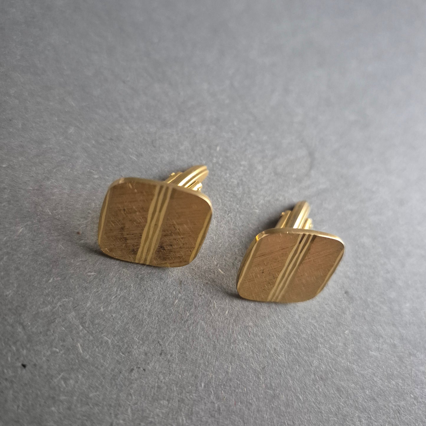 Elegante Vintage-Manschettenknöpfe – Goldfarbene Klassiker für Herren