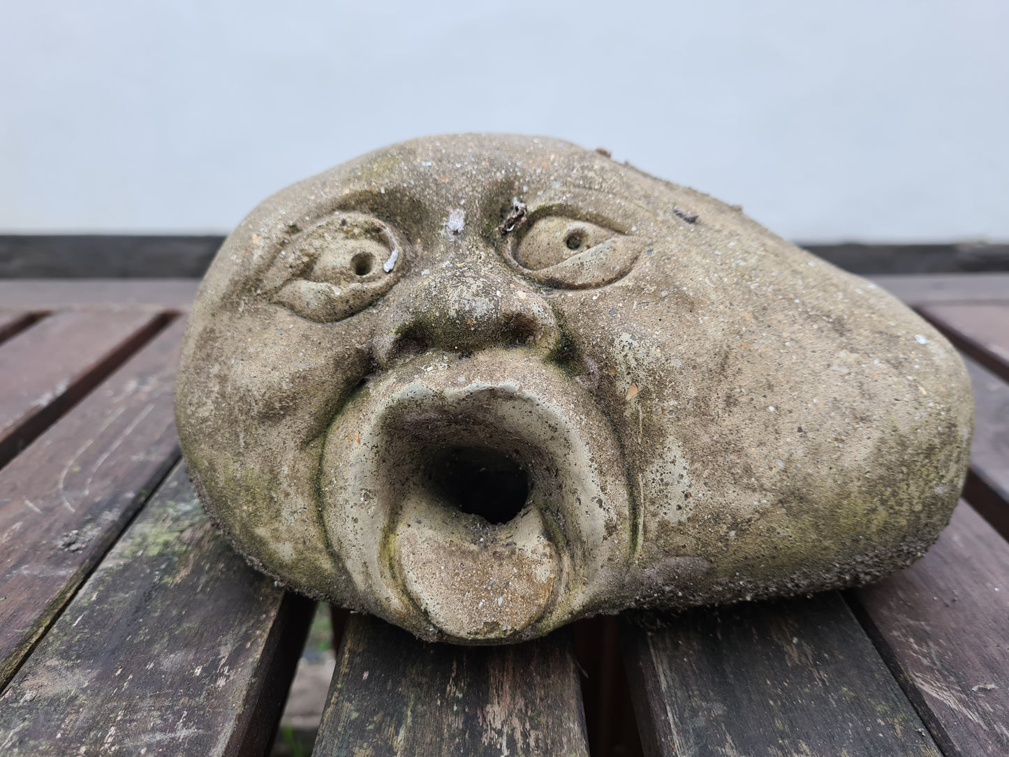 Steingesicht Gartenfigur englischer Steinguss Antik Brunnen 20cm