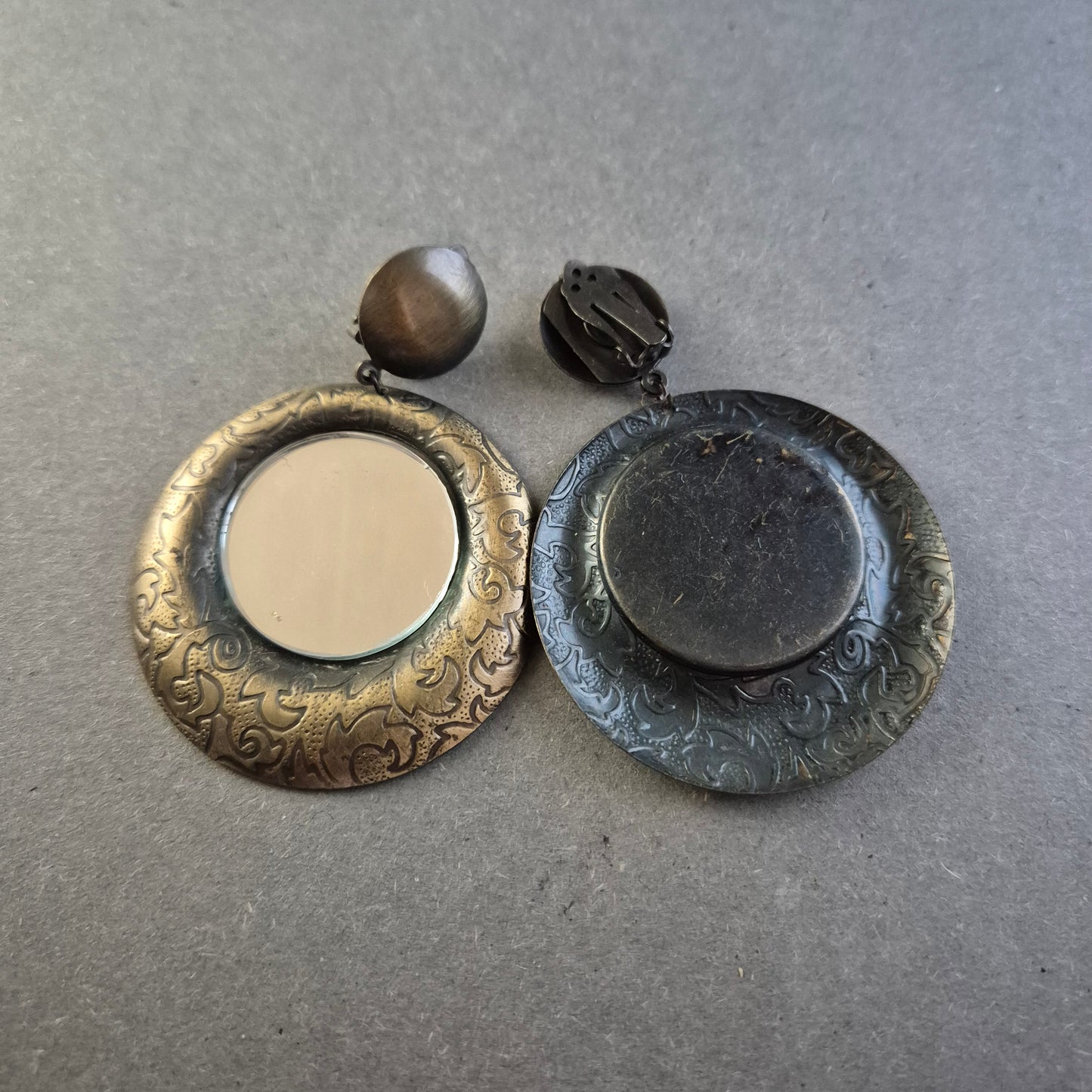 Vintage Statement-Ohrringe mit Spiegel und Gravur – Clipverschluss