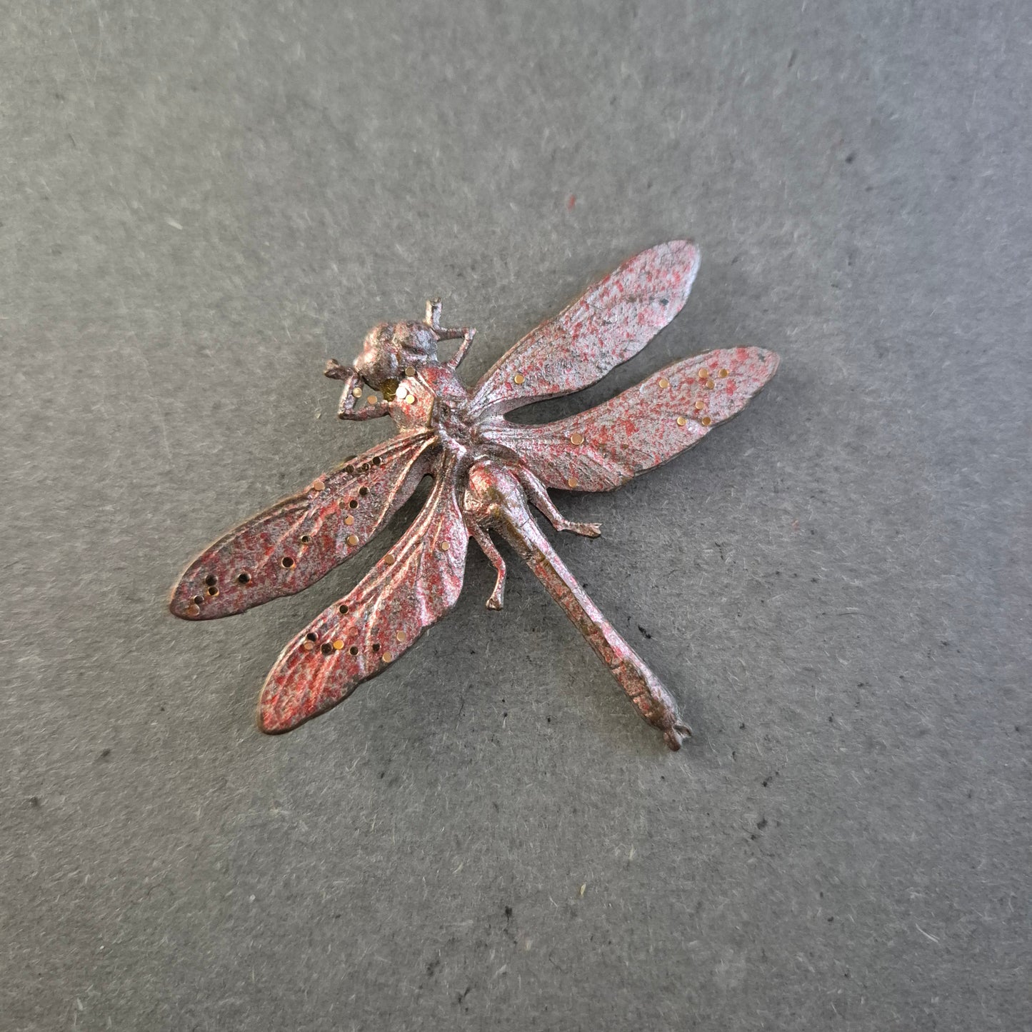 Vintage Libellen-Brosche – Detaillierter Insektenschmuck aus Metall