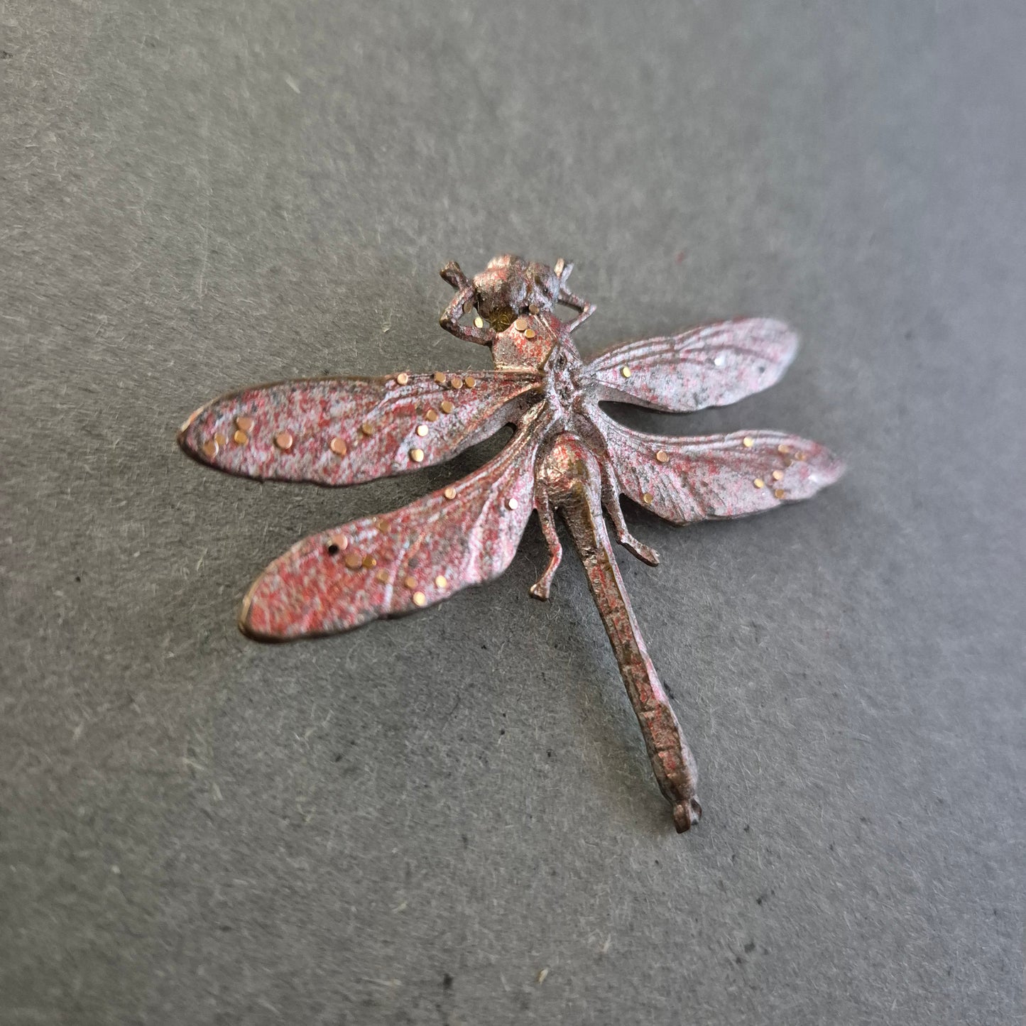 Vintage Libellen-Brosche – Detaillierter Insektenschmuck aus Metall