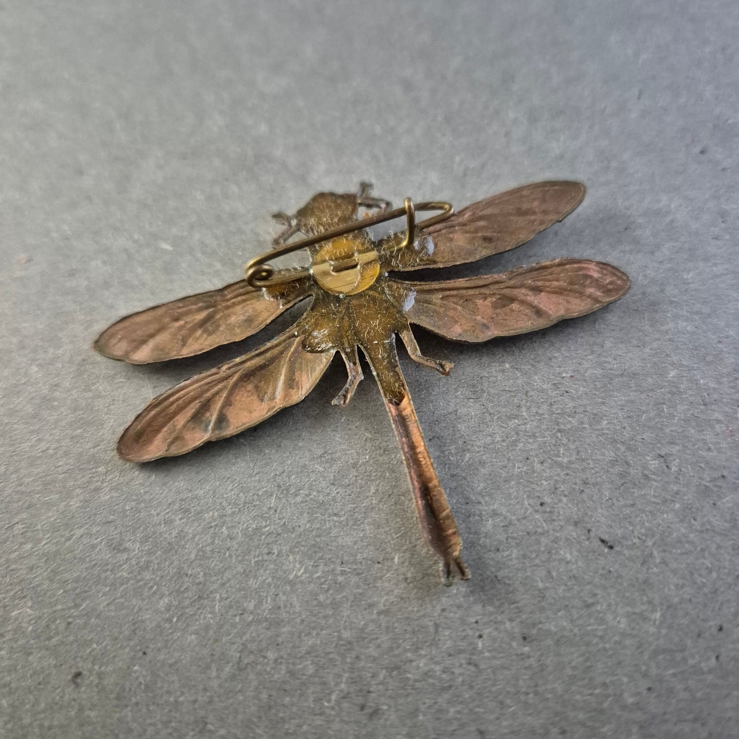Vintage Libellen-Brosche – Detaillierter Insektenschmuck aus Metall