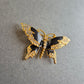 Elegante Vintage Schmetterlingsbrosche mit Strass und Goldakzenten
