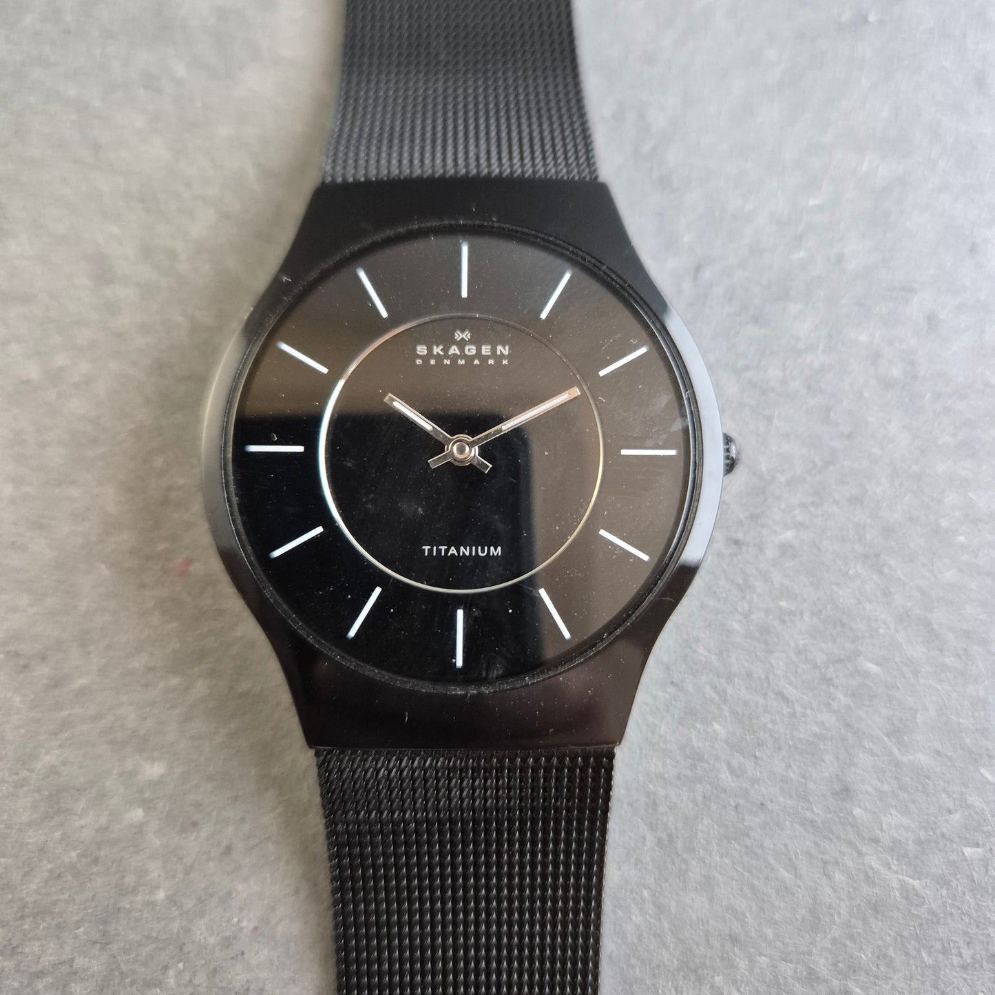 Skagen Herrenarmbanduhr aus Titan – Ultraleichtes, schwarzes Design
