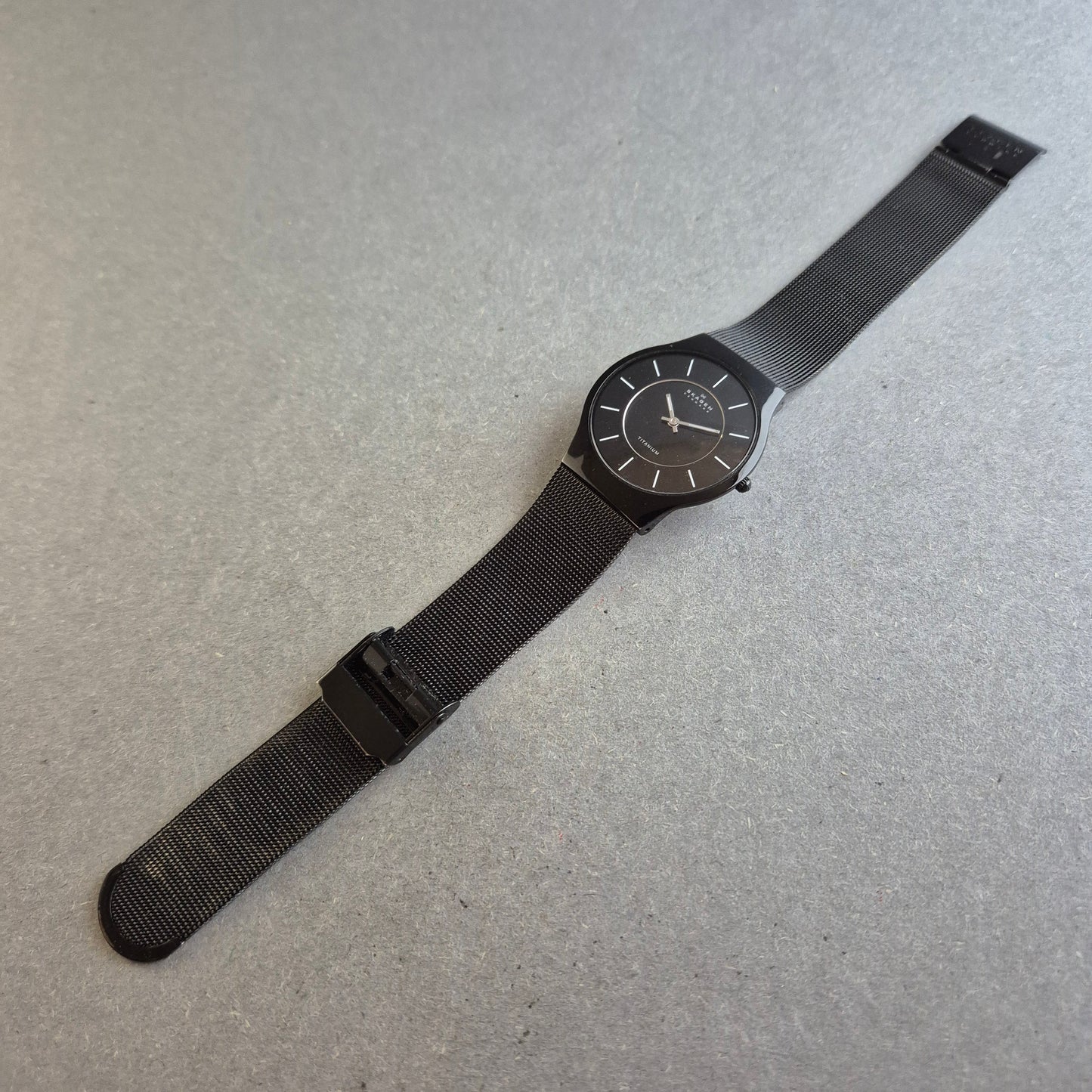 Skagen Herrenarmbanduhr aus Titan – Ultraleichtes, schwarzes Design