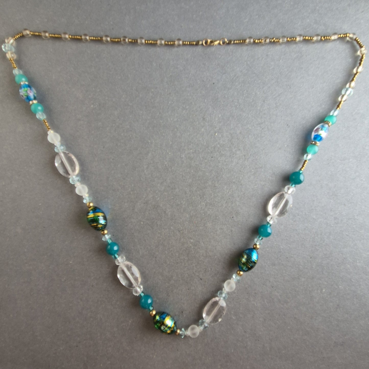 Handgefertigte Glasperlenkette – Bunte Akzente mit Murano-Flair