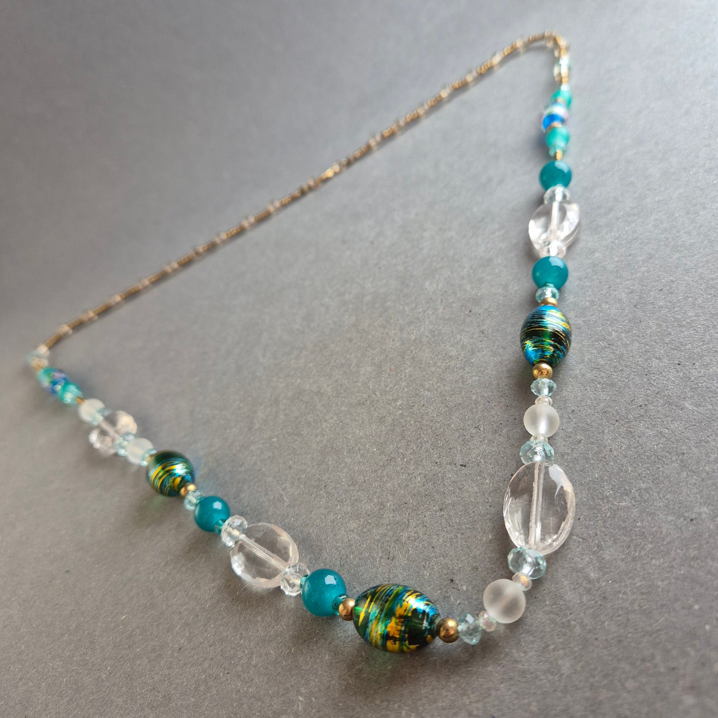 Handgefertigte Glasperlenkette – Bunte Akzente mit Murano-Flair