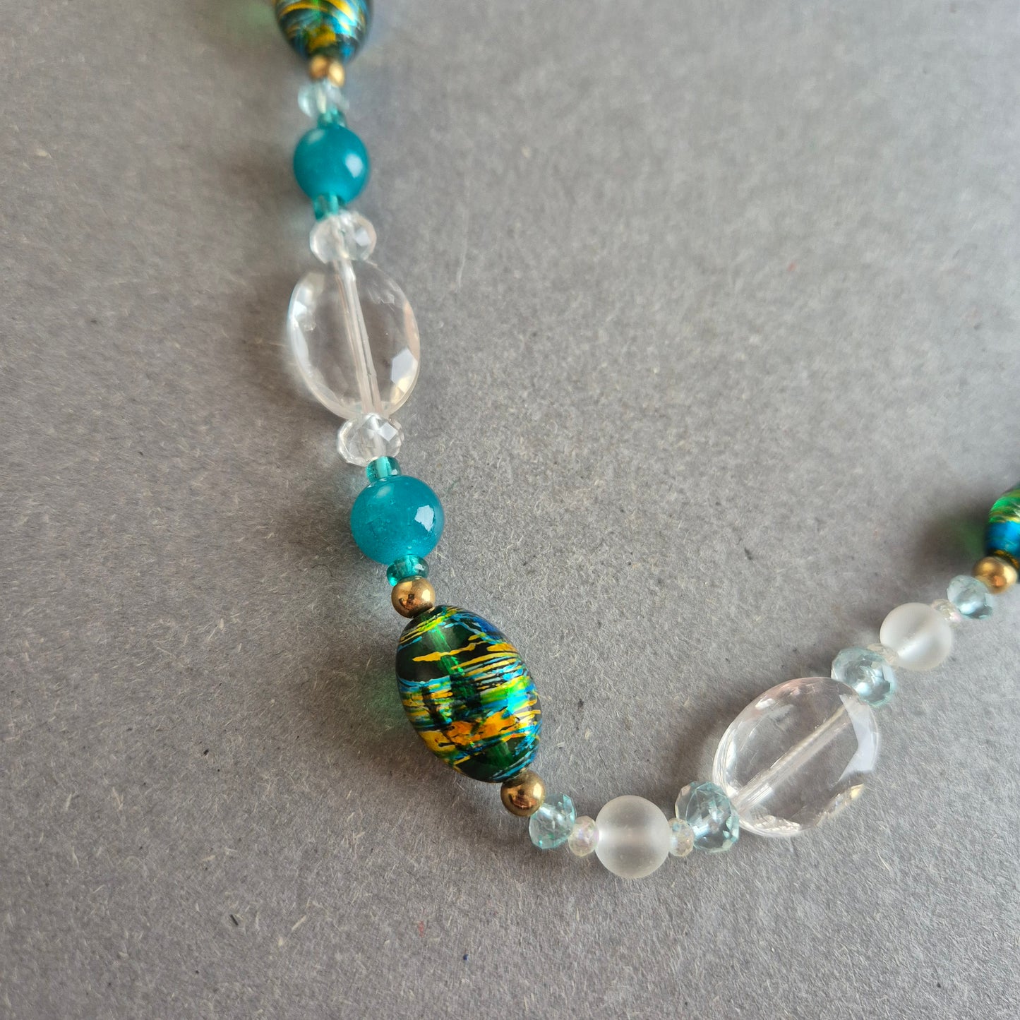 Handgefertigte Glasperlenkette – Bunte Akzente mit Murano-Flair