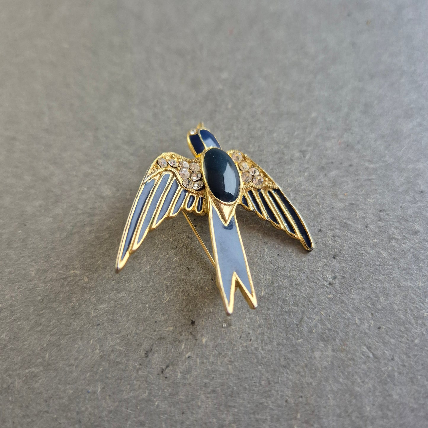 Vogel-Brosche mit Emaille & Strass – Goldblauer Vintage-Charme